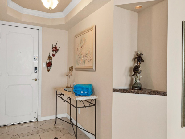 Sixth floor Condo with views of Northern Siesta Key and the Gulf